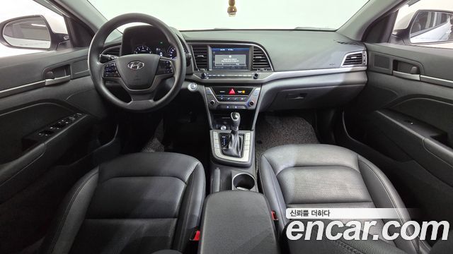 Hyundai AVANTE 2018 — photo 10