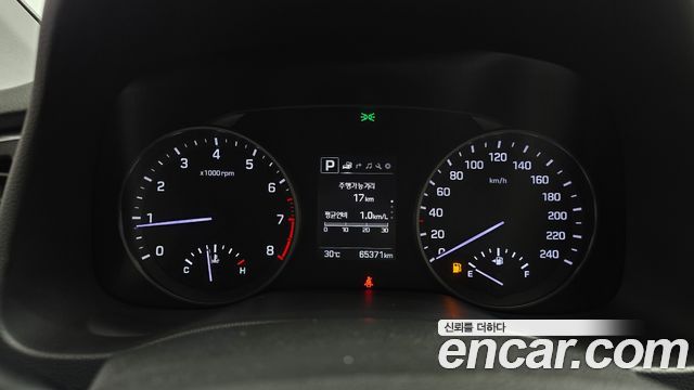 Hyundai AVANTE 2018 — photo 11