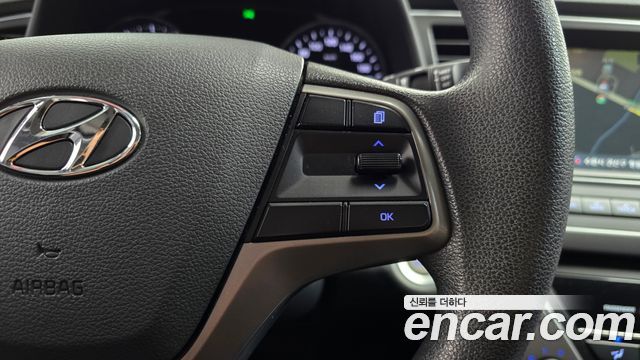 Hyundai AVANTE 2018 — photo 23