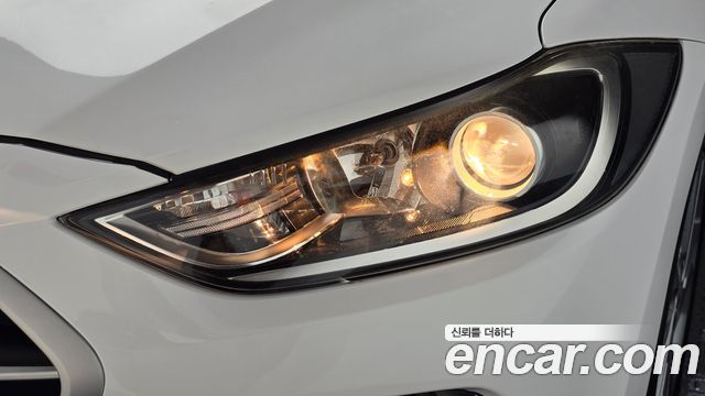 Hyundai AVANTE 2018 — photo 8