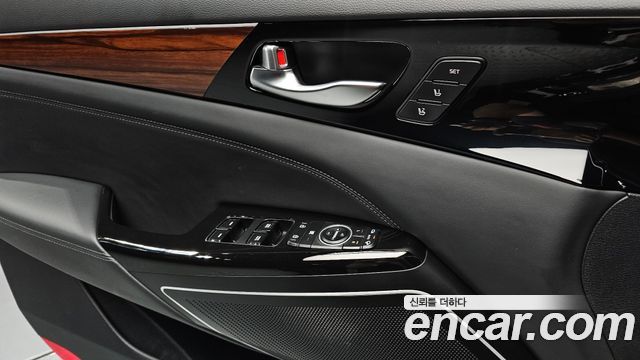 Kia K7 2017 — photo 21