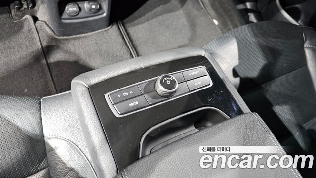 Kia K7 2017 — photo 26