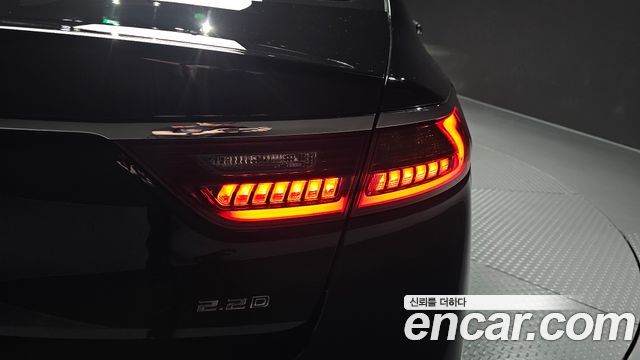 Kia K7 2017 — photo 9