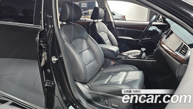 Kia K7 2017 — photo 16