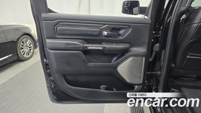 Dodge Ram Pick Up 2019 — photo 15