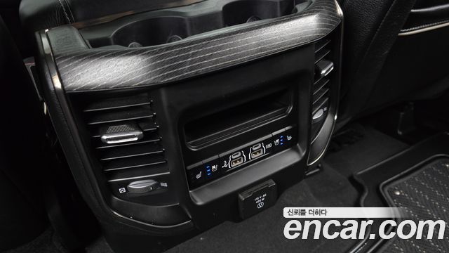 Dodge Ram Pick Up 2019 — photo 28