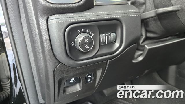 Dodge Ram Pick Up 2019 — photo 30