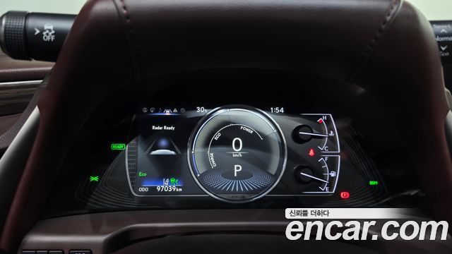 Lexus ES 2019 — photo 11