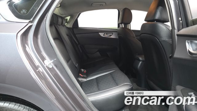 Kia K3 2022 — photo 17
