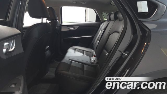 Kia K3 2022 — photo 18