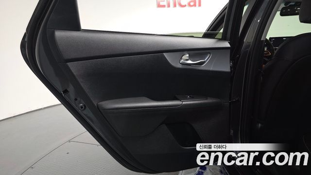 Kia K3 2022 — photo 15