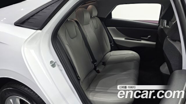 Hyundai AVANTE 2021 — photo 17