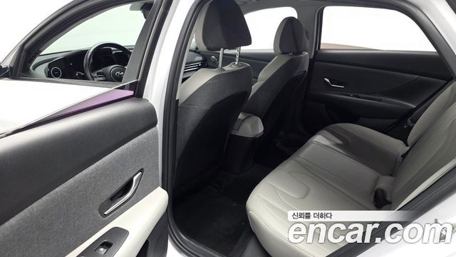 Hyundai AVANTE 2021 — photo 18