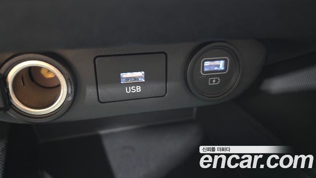 Hyundai AVANTE 2021 — photo 29