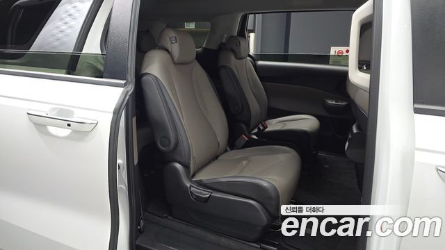 Kia Canival 2024 — photo 12