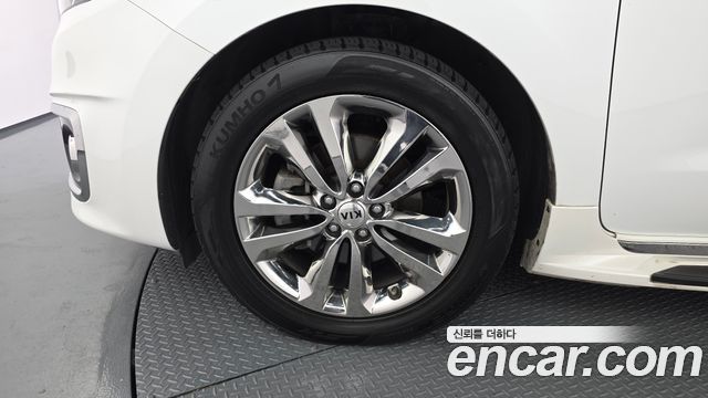 Kia Canival 2018 — photo 5