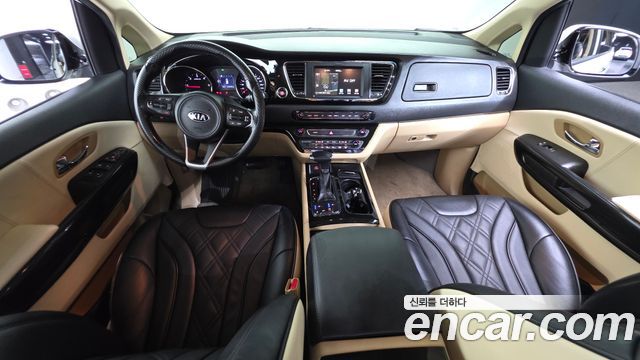 Kia Canival 2018 — photo 10