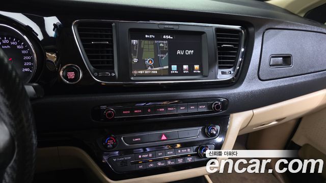 Kia Canival 2018 — photo 20