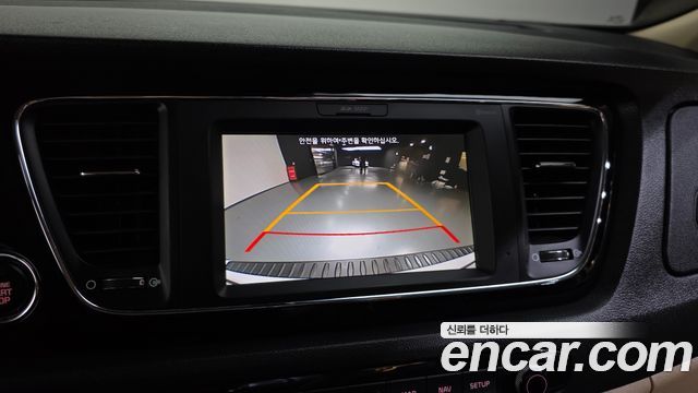 Kia Canival 2018 — photo 21
