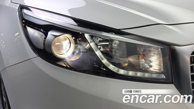 Kia Canival 2018 — photo 8