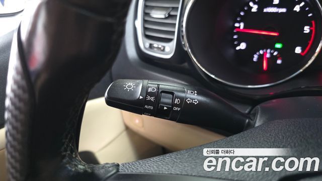 Kia Canival 2018 — photo 28
