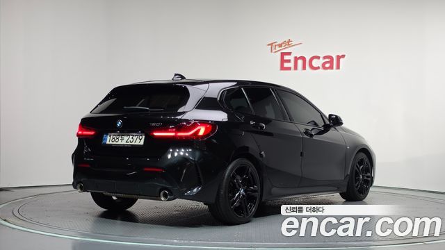 BMW 1-Series 2021 — photo 2