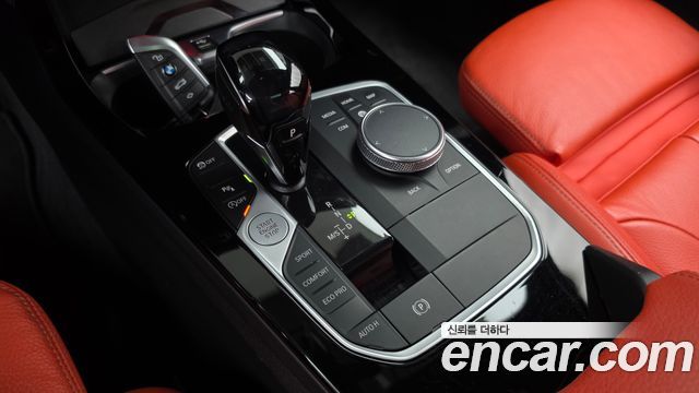 BMW 1-Series 2021 — photo 12