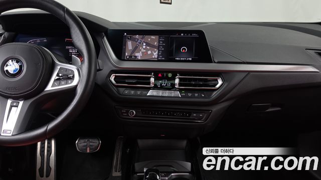 BMW 1-Series 2021 — photo 20