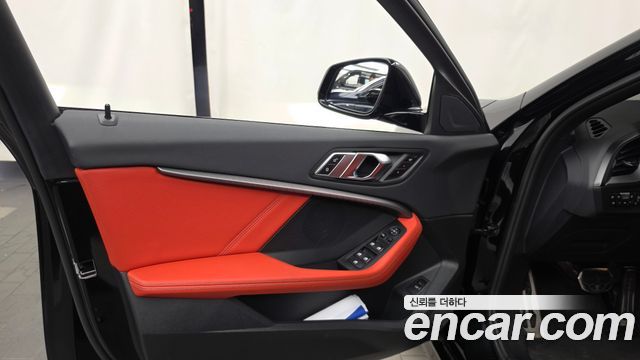 BMW 1-Series 2021 — photo 14