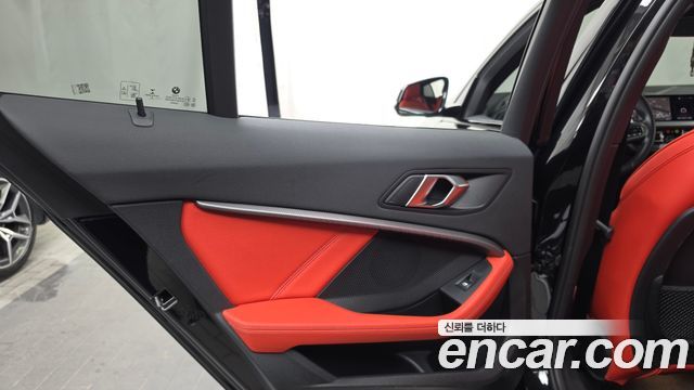 BMW 1-Series 2021 — photo 15