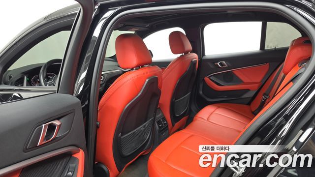 BMW 1-Series 2021 — photo 16