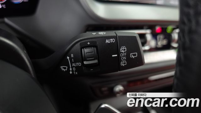 BMW 1-Series 2021 — photo 28