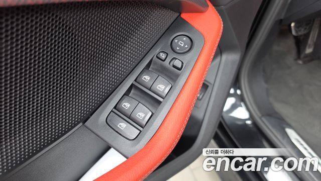 BMW 1-Series 2021 — photo 29