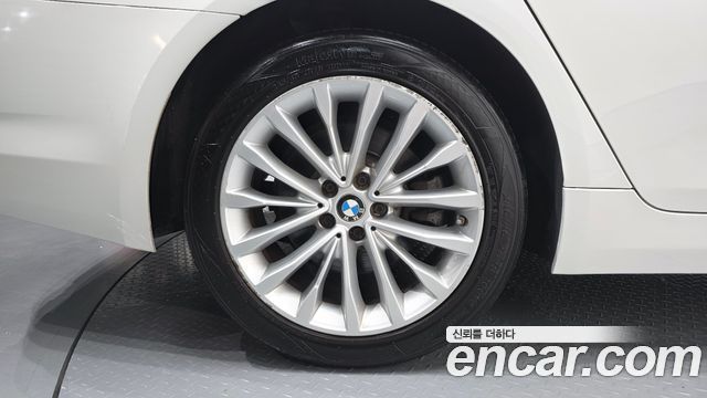 BMW 5-Series 2018 — photo 5