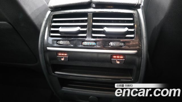 BMW 5-Series 2018 — photo 24