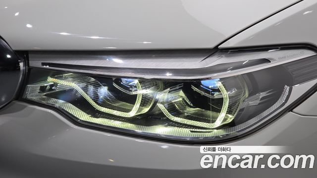 BMW 5-Series 2018 — photo 8