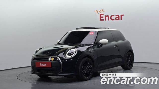 Mini Cooper 2023 — photo 1