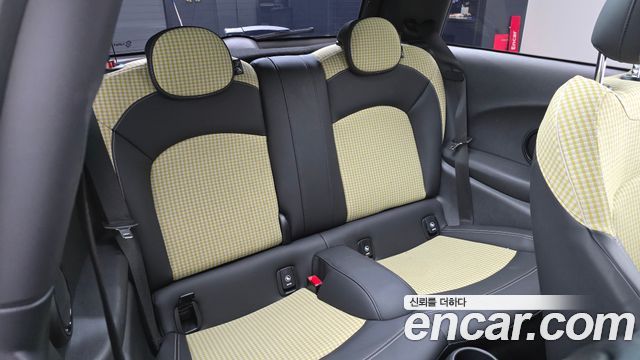 Mini Cooper 2023 — photo 17