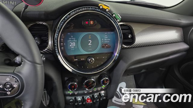 Mini Cooper 2023 — photo 24