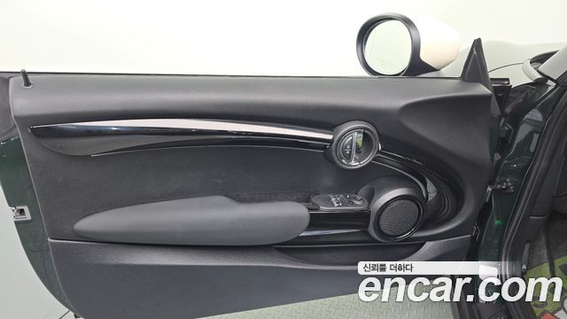 Mini Cooper 2023 — photo 14