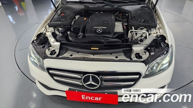 Mercedes-Benz E-Class 2020 — photo 6