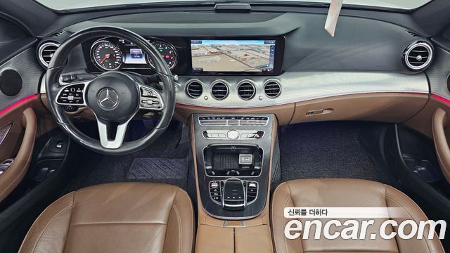 Mercedes-Benz E-Class 2020 — photo 10