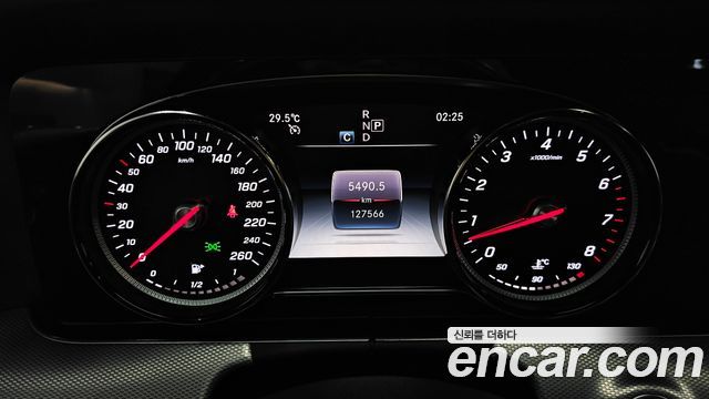 Mercedes-Benz E-Class 2020 — photo 11