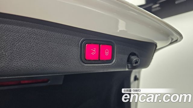 Mercedes-Benz E-Class 2020 — photo 26