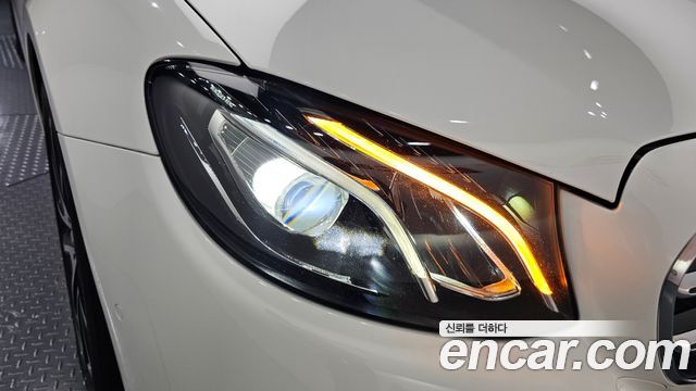 Mercedes-Benz E-Class 2020 — photo 8