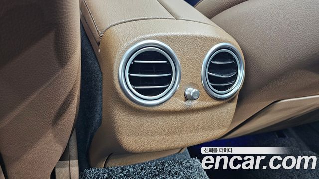 Mercedes-Benz E-Class 2020 — photo 27