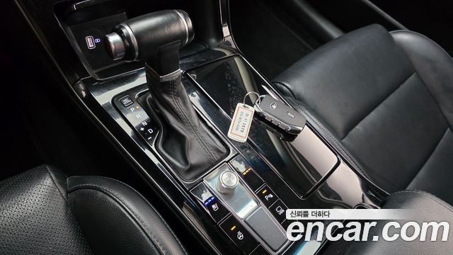 Kia K7 2020 — photo 12