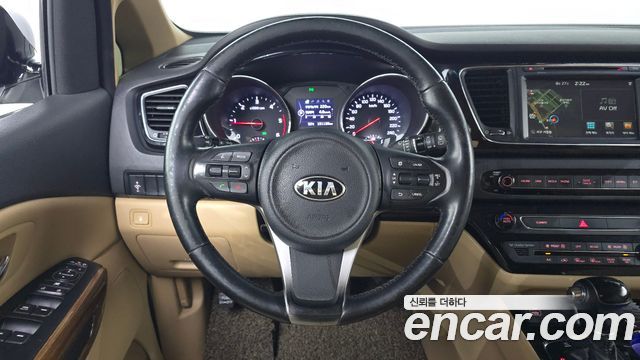 Kia Canival 2016 — photo 12