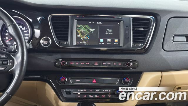Kia Canival 2016 — photo 13