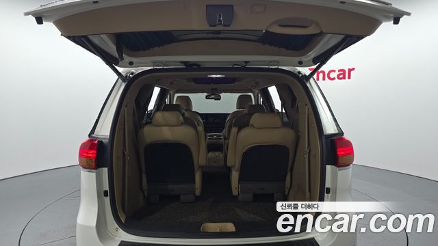Kia Canival 2016 — photo 20